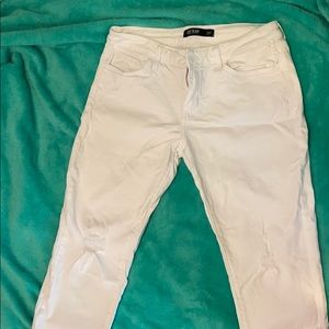 New white Jeans distressed size 28P